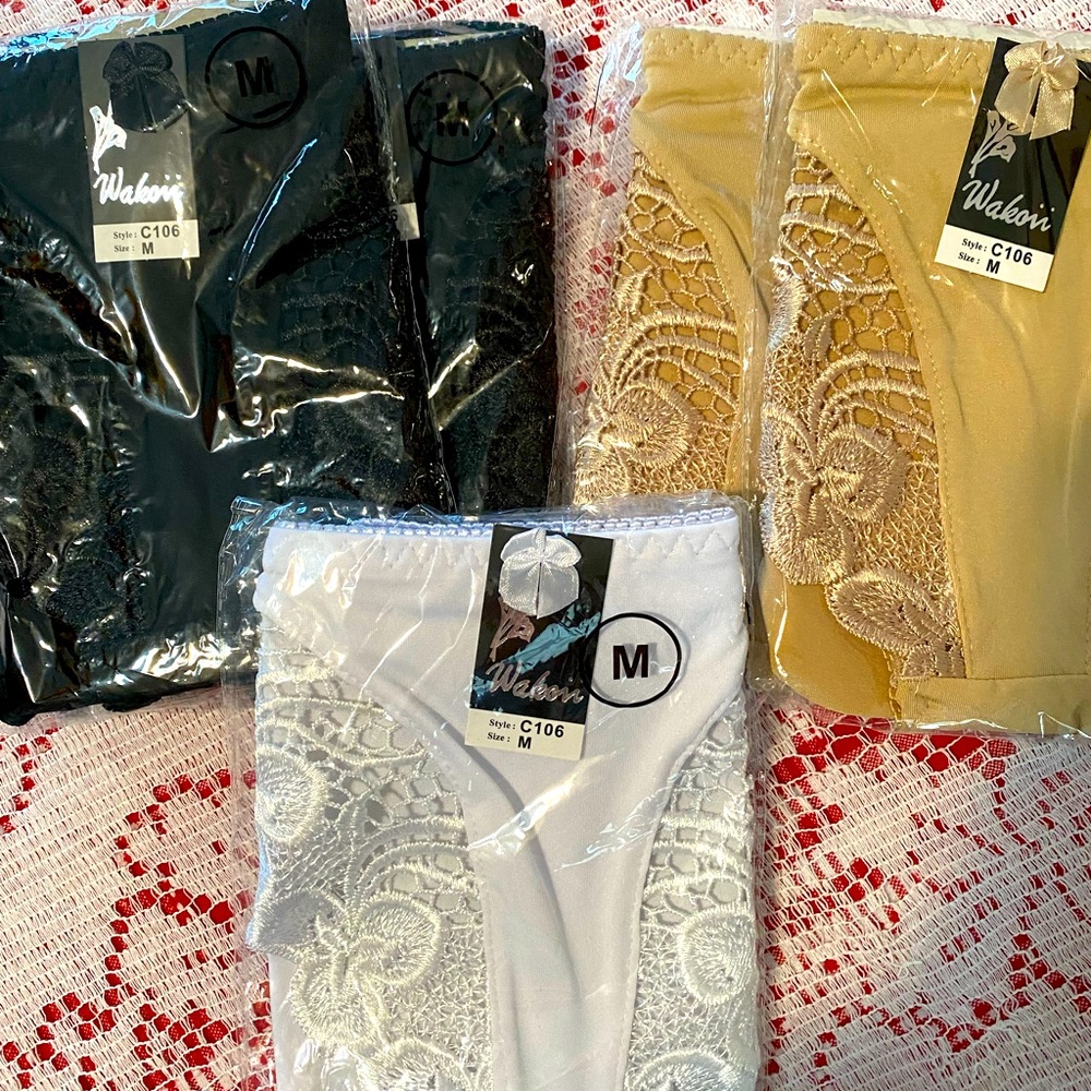 Wakon Medium lace panties….Brand New!!!!!
